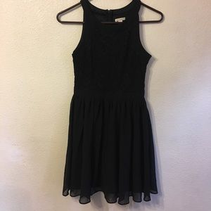 Miami || Black Dress w Design